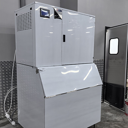 1吨鳞片制冰机交付河南某连锁超市商丘店